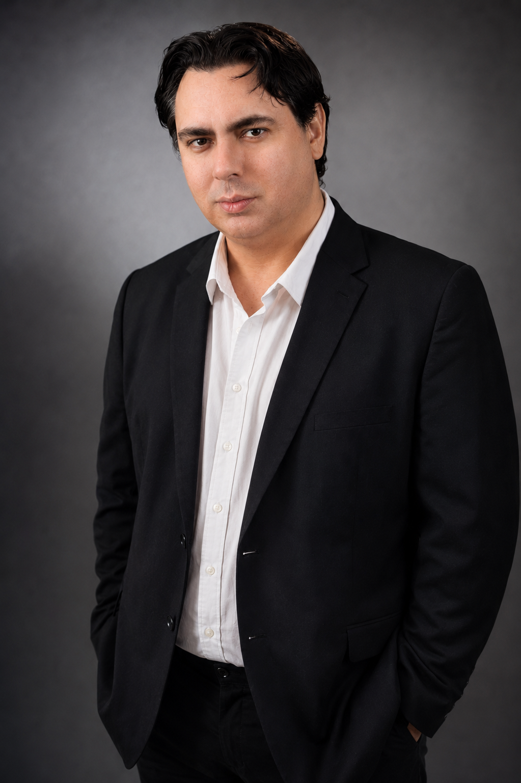 Mark Paul‑Denham. Image 1